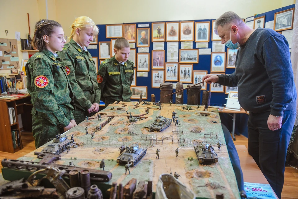 Несколько спортивных объектов построят в Смоленском кадетском корпусе. Фото: страница губернатора Алексея Островского в соцсетях.