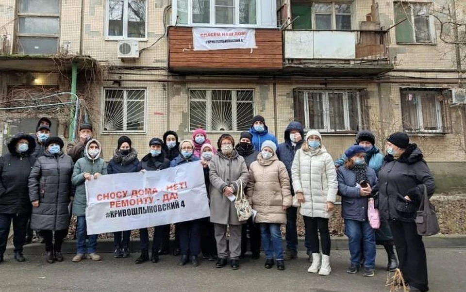 Не все жильцы торопятся покинуть аварийный дом. Фото: Мария Зинькина