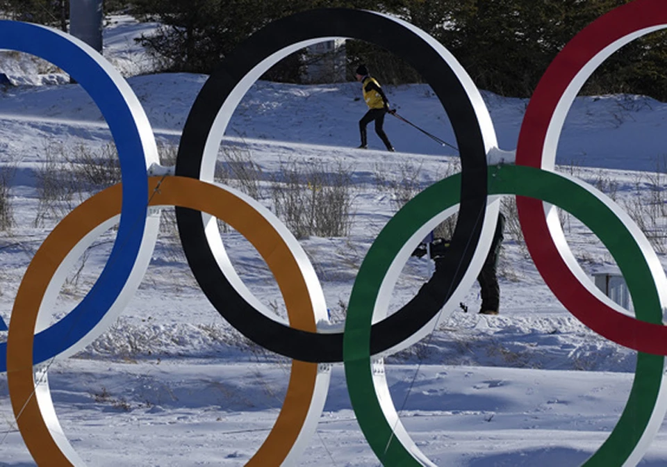 Все спортсмены на Олимпиаде каждый день сдают ПЦР-тест. Фото: AP