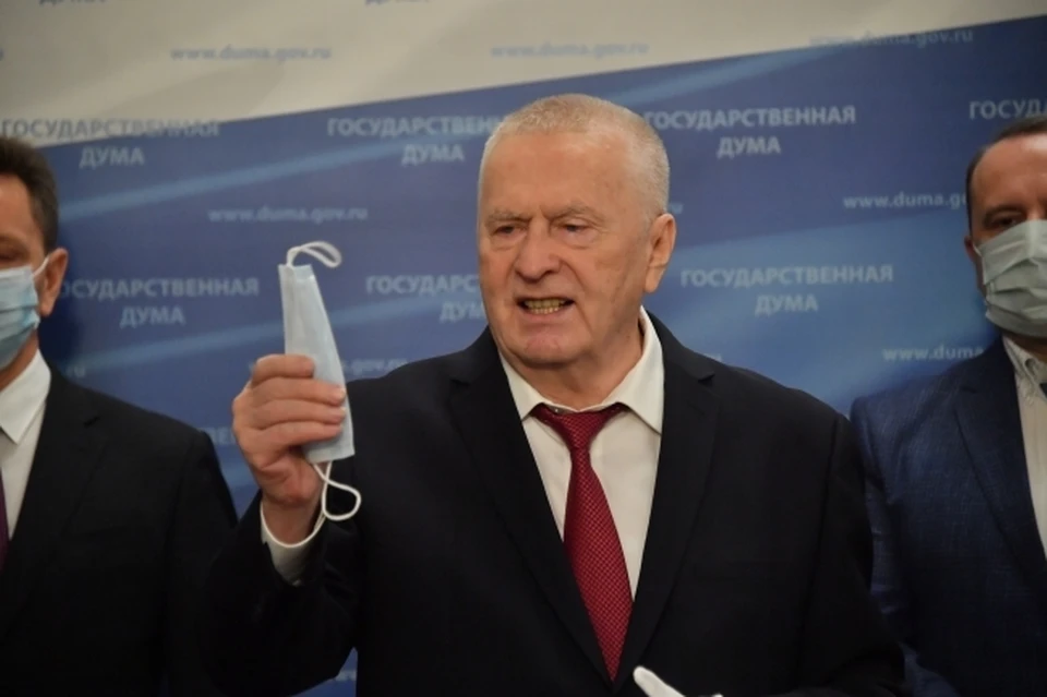 "Ъ": Жириновский две недели скрывал заражение коронавирусом