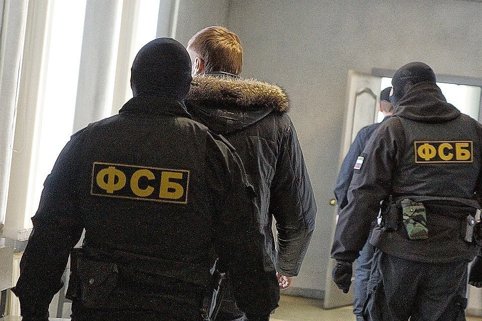 ФСБ РФ задержала 14 человек, причастных к рассылке угроз взрыва в учебных заведениях