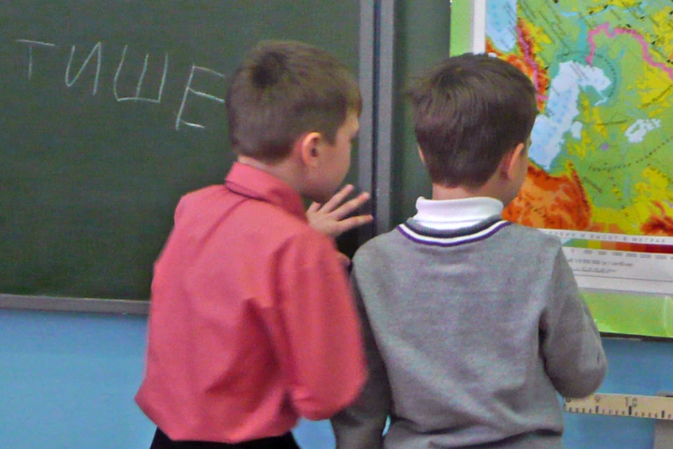 В родительских чатах Тюмени «гуляет» фейк с советами по дистанту.