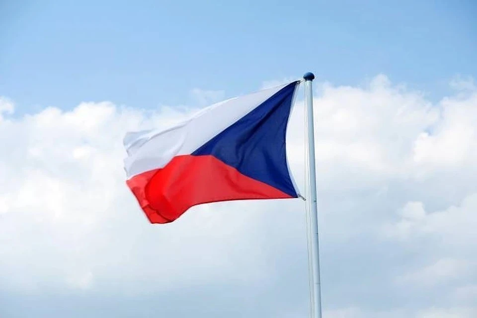 Члены семей дипломатов посольства Чехии начали покидать Украину