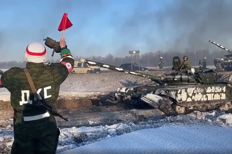 Видео возвращения российских войск после учений с Белоруссией опубликовало Минобороны