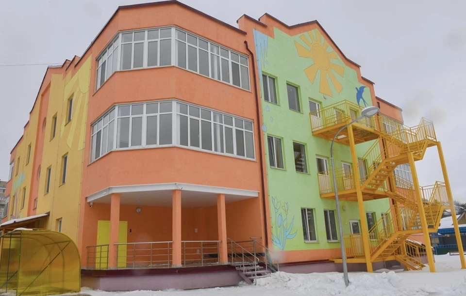 В Смоленске новый детский сад «Ласточка» готовится к открытию. Фото: страница губернатора Алексея Островского в соцсетях.