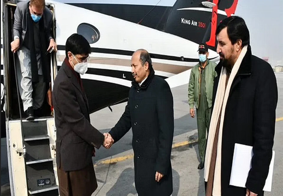 Отмечается, что председатель Совета безопасности Пакистана не смог встретиться с премьер-министром Афганистана и его заместителем.
