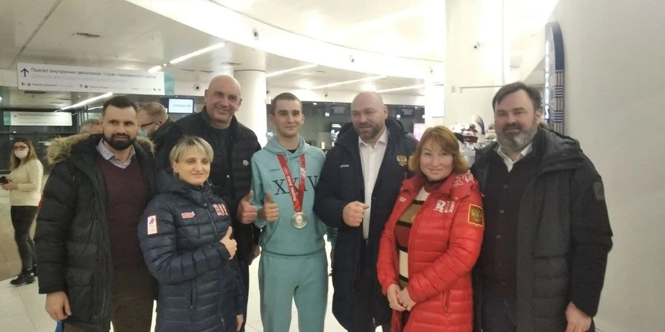 Сергея Трофимова встретили в аэропорту имени Чкалова.