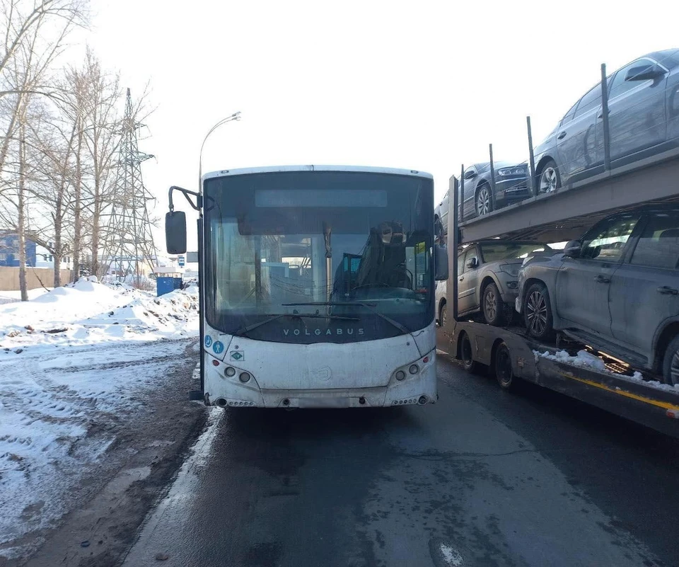 Водитель автобуса резко затормозил и допустил падение пассажира / Фото: ОГИБДД Тольятти