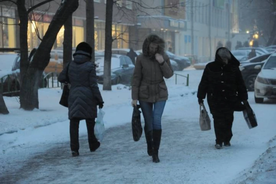 Кировчан просят быть внимательными и осторожными во время сильных порывов ветра