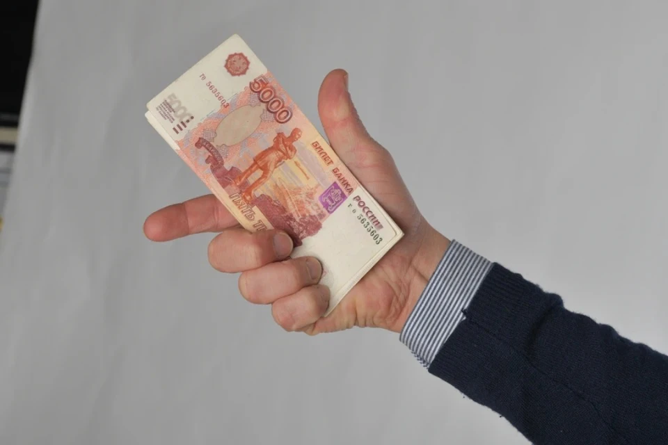 Мужчина подложил взятку полицейскому в 1 миллион, а получил штраф 1,2 миллиона рублей