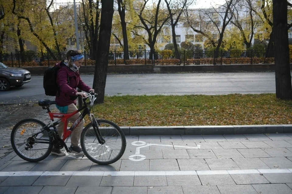 Кстати, в 2021 году был разработан стандарт комплексного благоустройства улиц, в котором предложены решения по велосипедной инфраструктуре