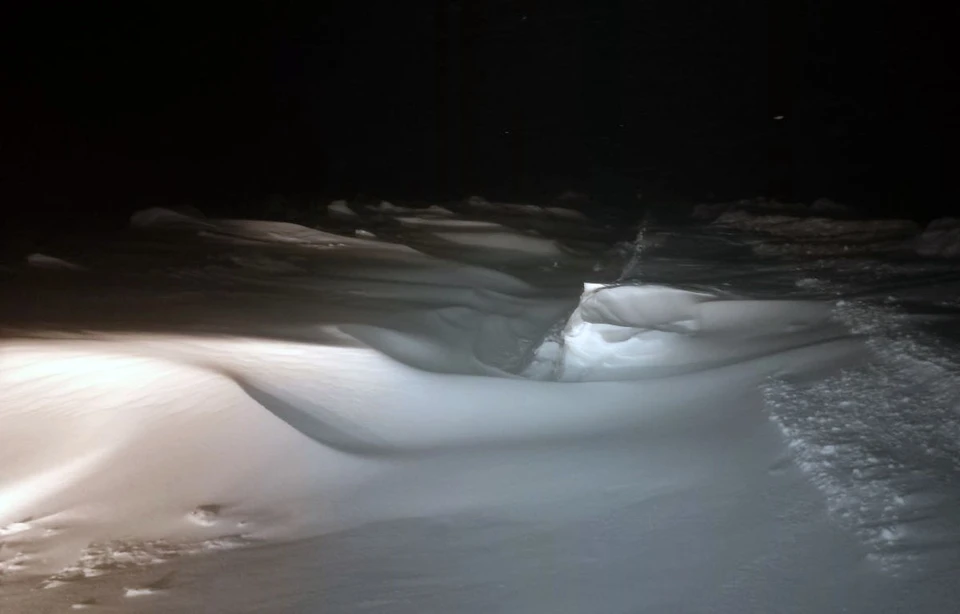 По Самарской области борются со снежными заносами