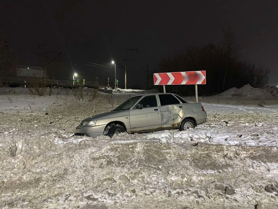 Автомобиль получил кузовные повреждения. Фото: ГИБДД Череповца.