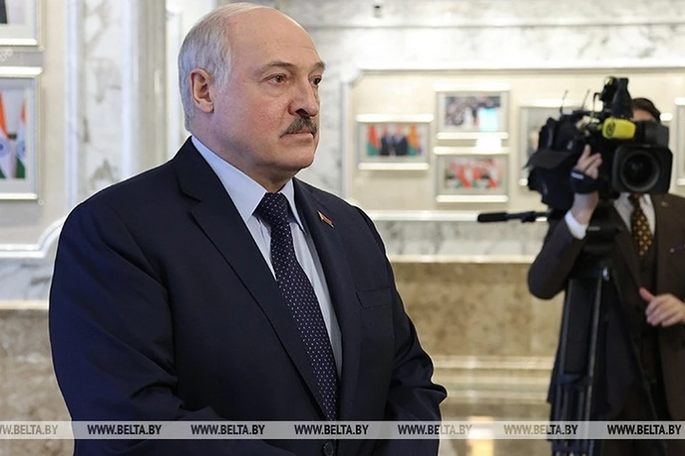 Александр Лукашенко считает, что такими темпами референдум можно будет считать состоявшимся до основного дня голосования. Фото: БелТА