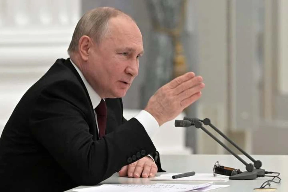 президент России Владимир Путин начал встречу с представителями крупного бизнеса