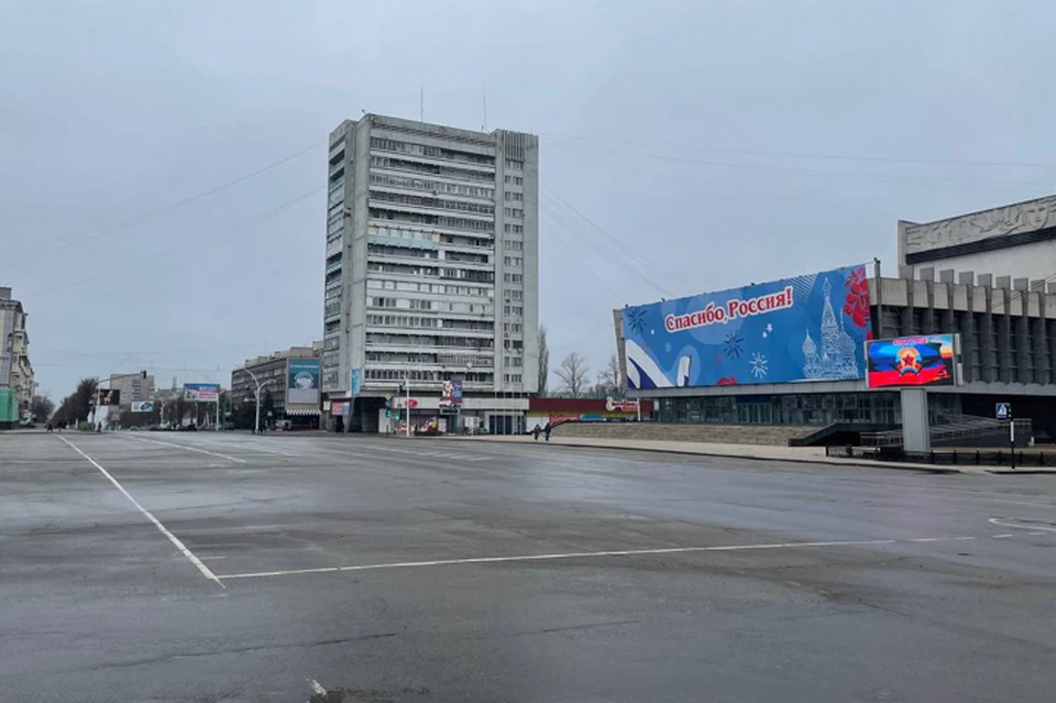 Центральная площадь города опустела. Фото: Общественное движение «Мир Луганщине»