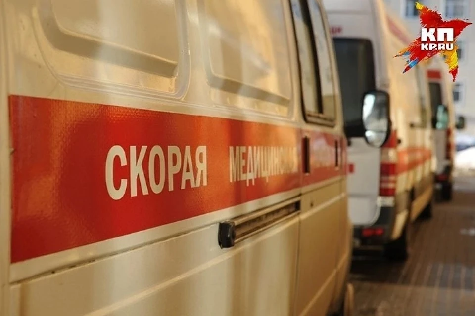 В Москве девушка упала на рельсы в метро и чудом выжила