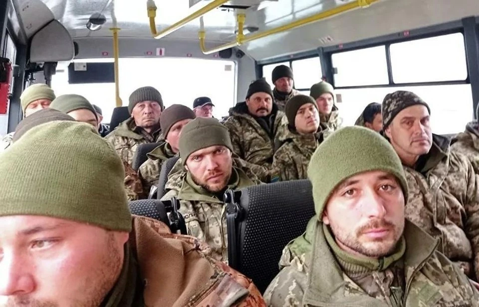 Пограничники добровольно сложили оружие и вскоре вернутся к своим семьям. Фото: Минобороны РФ