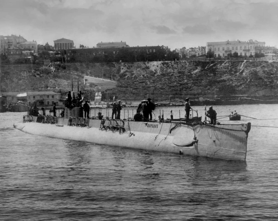 Подводная лодка «Нарвал» вблизи Севастополя, лето 1915 года. Фото: открытые источники
