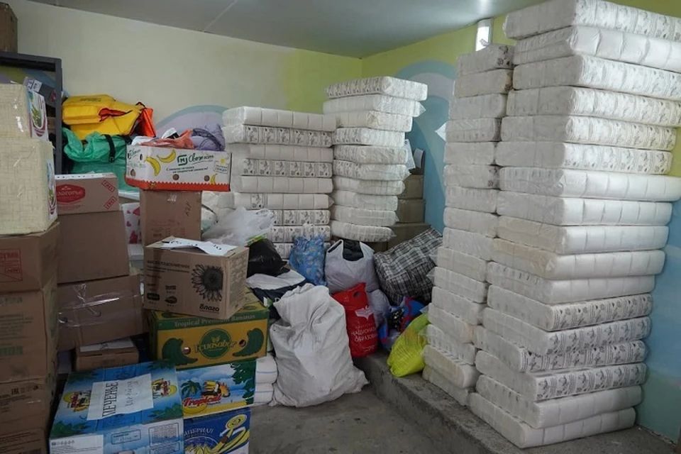Керчь собрала для жителей Донбасса еще 1,5 тонны гуманитарной помощи. Фото: пресс-служба администрации Керчи.
