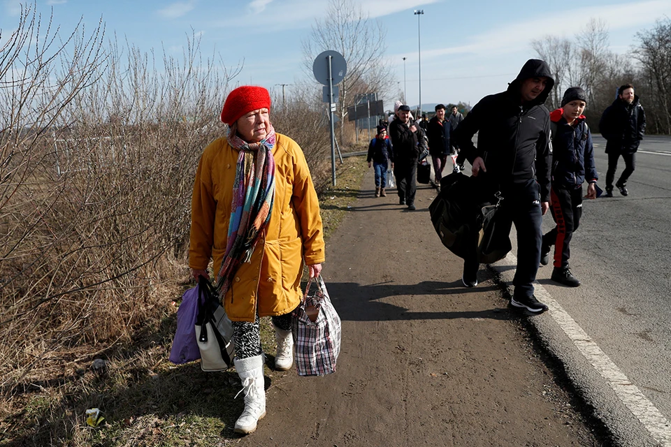 В Крыму приняли первую партию беженцев из Украины.