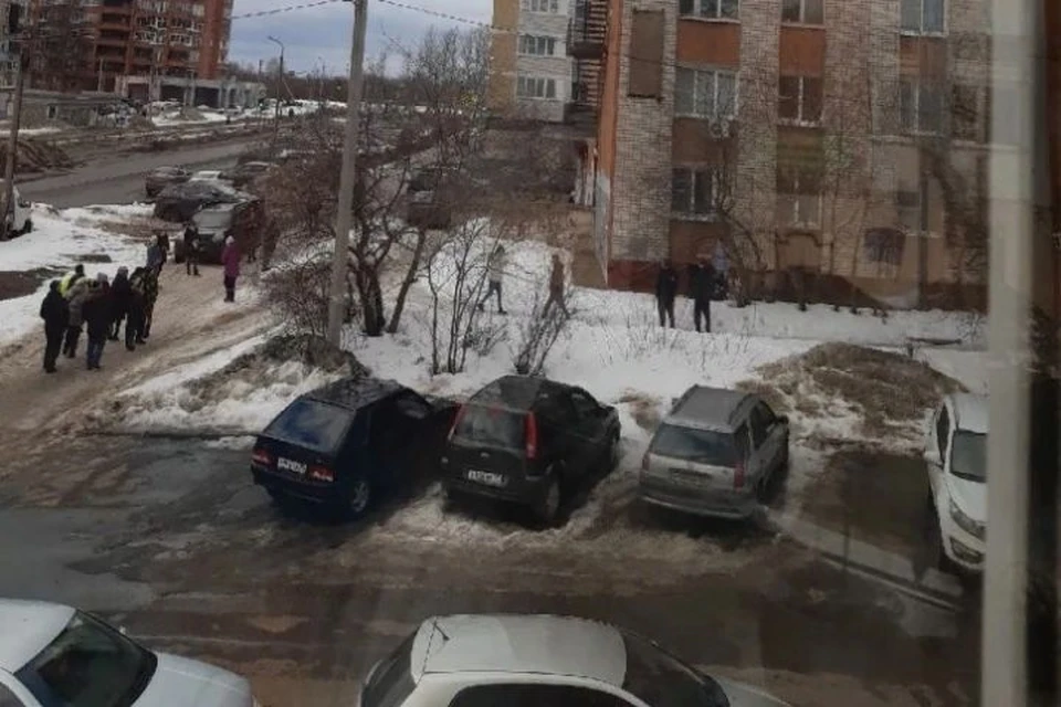 Девочка выпала из окна 26 февраля. ФОТО: группа "Подслушано в Ярославле" ВКонтакте