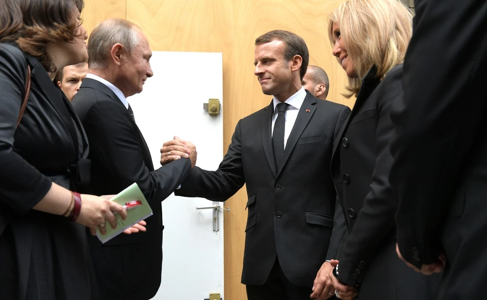 Путин заявил Макрону, что не против встречи в формате МАГАТЭ-РФ-Украина