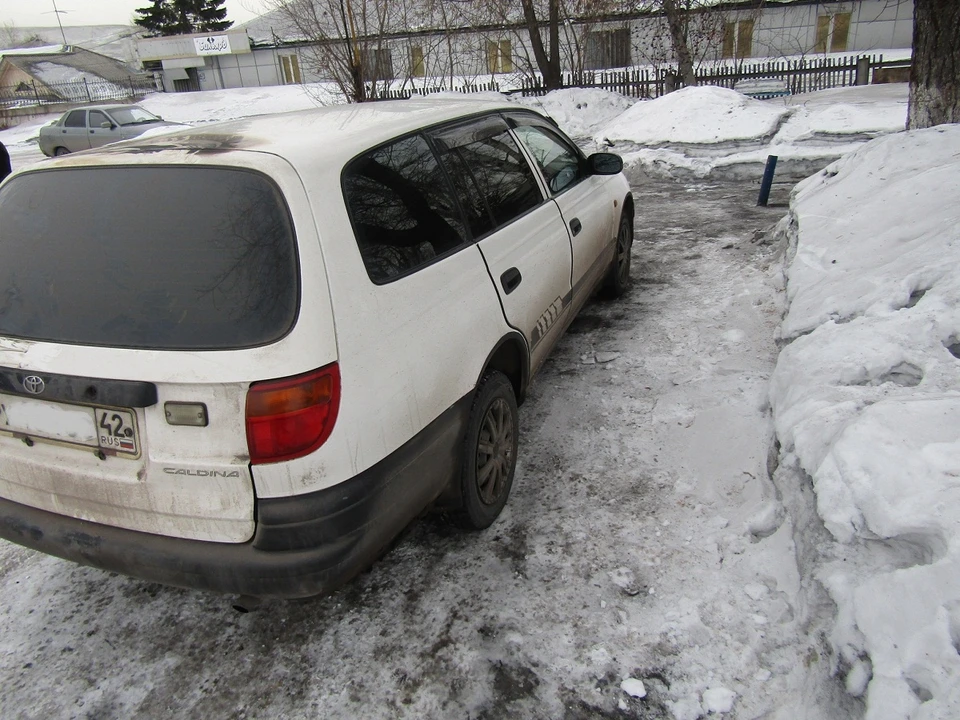 В Кузбассе житель поджег чужой автомобиль «по ошибке». Фото: ГУ МВД по Кемеровской области.