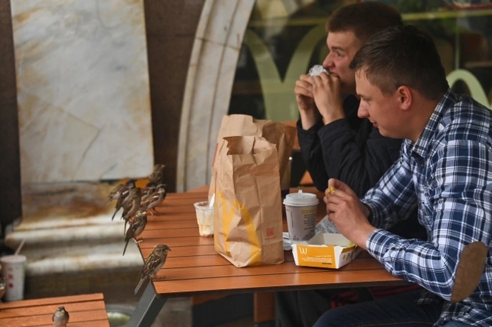 Уйдет или останется McDonald's - не знают даже сотрудники.