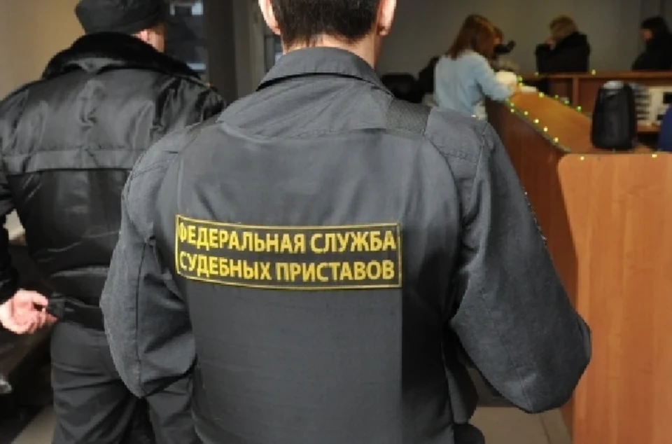 У алиментщика отобрали права.