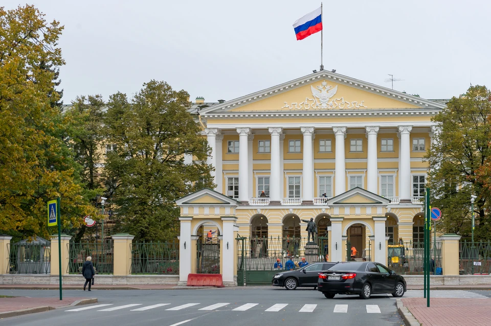 Автопредприятие Смольного объявило о закупке новых иномарок на 286 млн рублей.