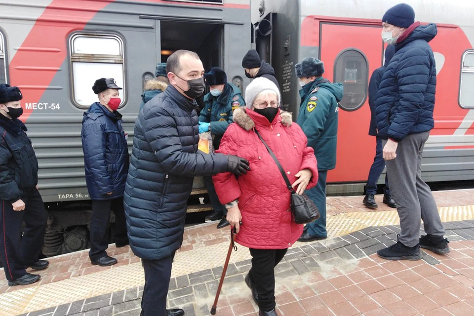 Стало известно, по каким российским регионам распределят беженцев из Украины и республик Донбасса.