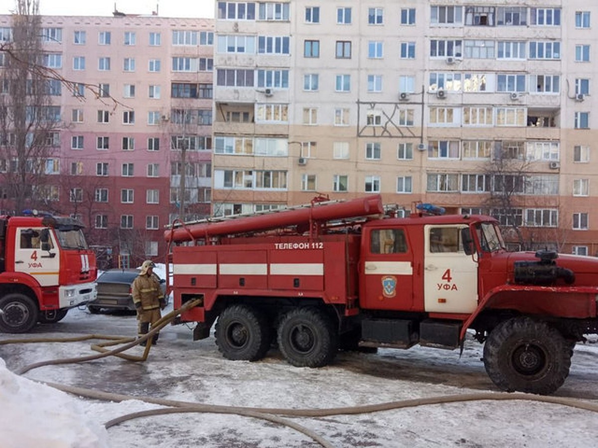 В Уфе из-за пожара в многоэтажке на Бакалинской эвакуировали пятерых  жильцов - KP.RU