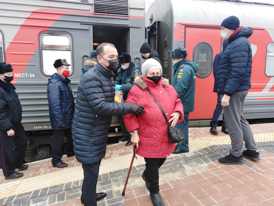Первый поезд с жителями ДНР, ЛНР прибыл в Белгородскую область 22 февраля.