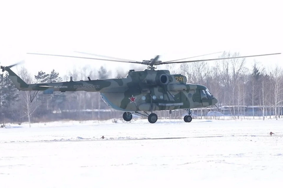 В небе над Новосибирском заметили военный вертолеты Ми-8 «Терминатор».
