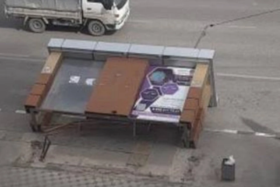 Конструкция завалилась из-за сильного порыва ветра. Фото: t.me/pva_anapa