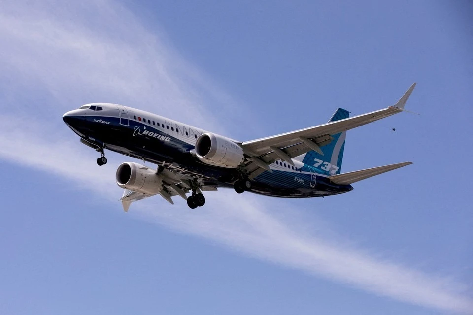 China Eastern приостановила полеты на всех Boeing 737-800 после авиакатастрофы в Китае
