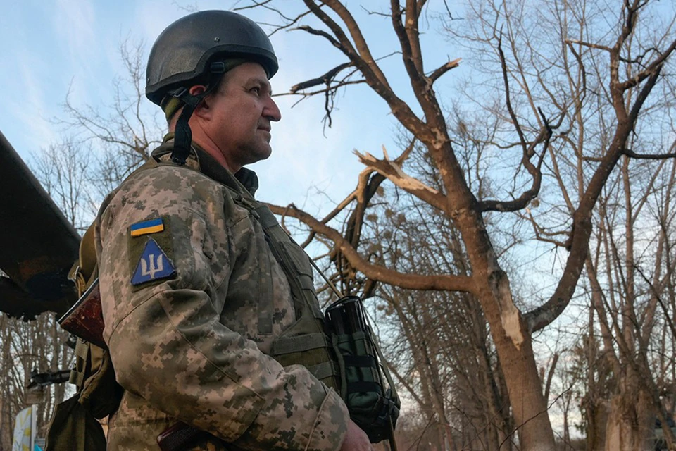 Боевики украинских националистических формирований пытаются покинуть Мариуполь под видом мирных жителей.