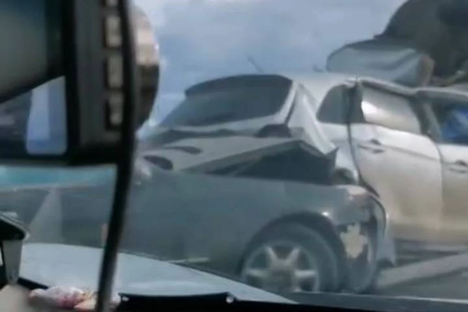 Мужчина погиб в жесткой аварии на Киевском шоссе в Ленобласти