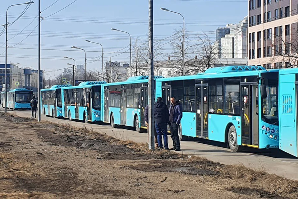 Пока в городе всего две заправки со сжиженным природным газом.