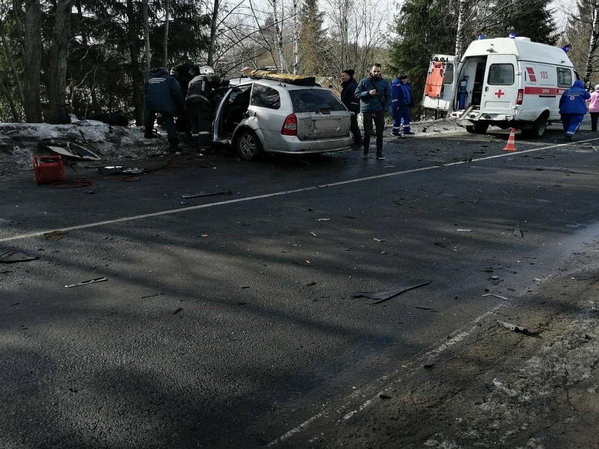 Заснувший водитель насмерть разбился в ДТП с мусоровозом в Ленобласти -  KP.RU