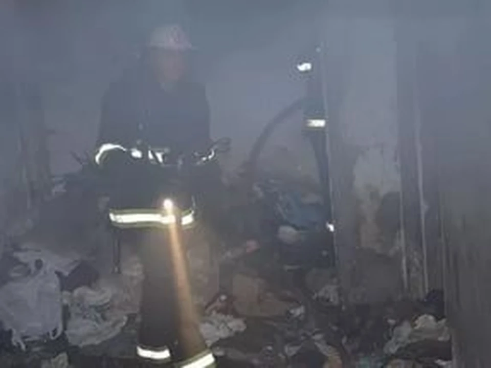 Пожар уничтожил часть жилого дома и надворную постройку