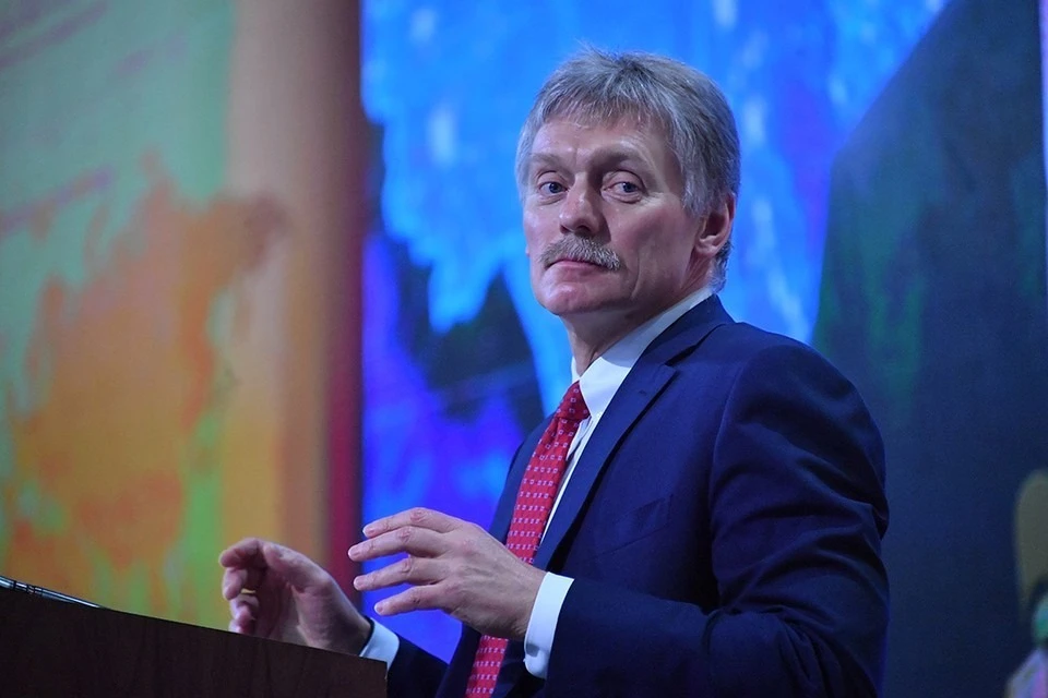 Песков удивился санкциям против его детей