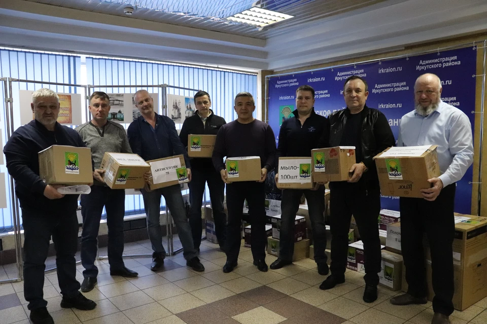 Около 3 тонн гуманитарной помощи собрали жители Иркутского района в помощь Донбассу.