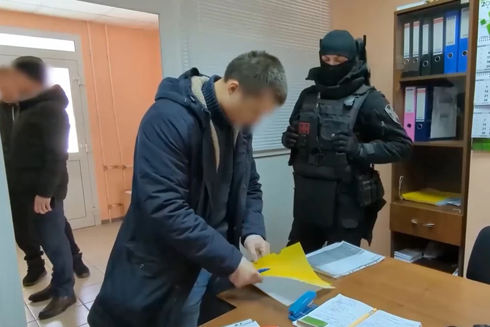 Обыски провели в офисах и дома у подозреваемых. Фото: МВД России