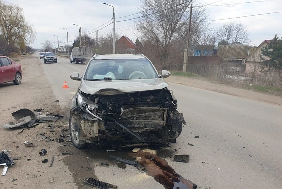 В Волжском в жестком столкновении легковушек пострадали пассажирки