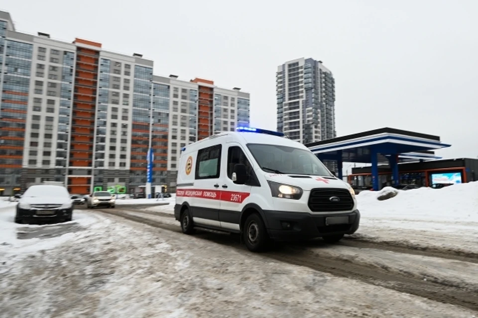 Жительница Биробиджана выпала из окна
