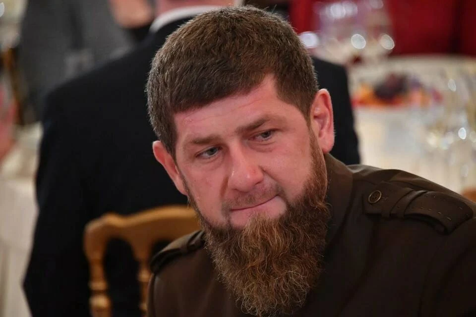 Глава Чечни опубликовал кадры на которых командир полка полиции спецназначения имени Ахмата Кадырова Замид Чалаев захватил "очередные позиции противника"