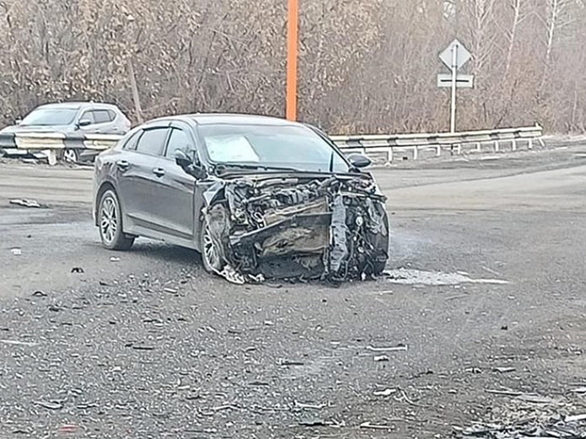 В Кузбассе четыре человека пострадали в ДТП с автомобилем скорой помощи -  KP.RU