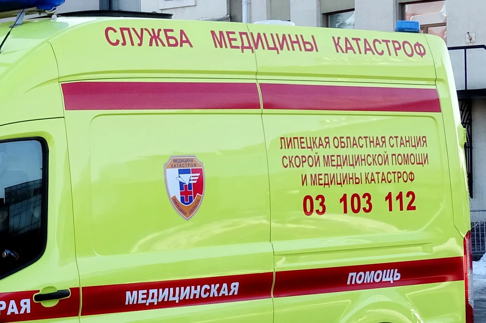 Липчанина придавило бетонной плитой